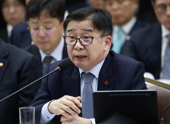 업무보고 하는 유철환 국민권익위원장