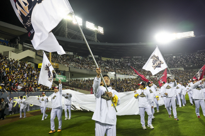 2025120301000327800018331