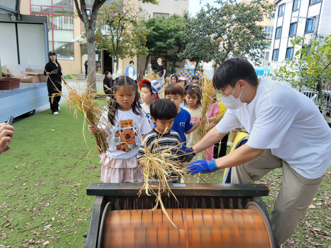 순창 1231 - 친환경농산물 마케팅 본격화(2025년 도시지역 학교 텃밭체험 사진) (2)