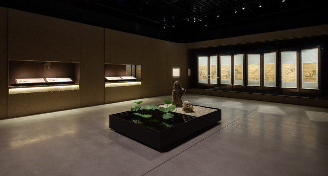 3. 대구간송미술관 기획전 《화조미감》 전시장 전경