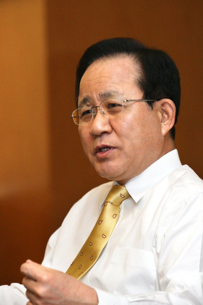 허진규 회장님 사진