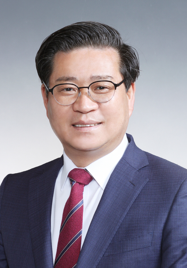 진병영 함양군수 증명사진