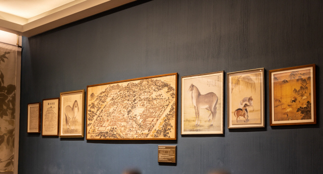 (사진15) 이마빌딩 말 조형물