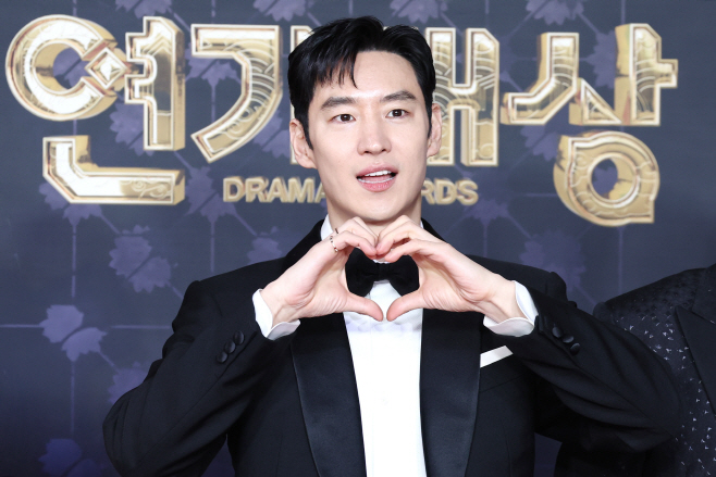 이제훈, 하트포즈 장인