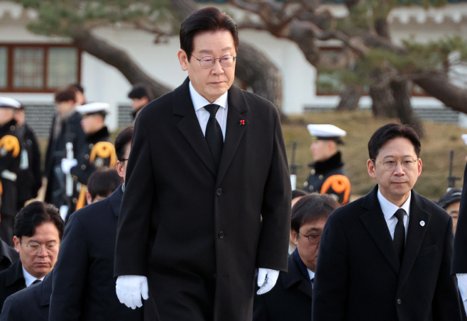 이재명 대통령, 현충원 참배