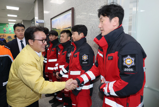김민석 총리, 연말연시 소방기관 격려 방문