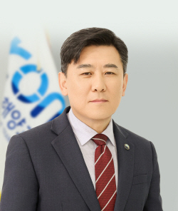 ★25.3. 김준석 이사장님 프로필사진(대외용 최종)