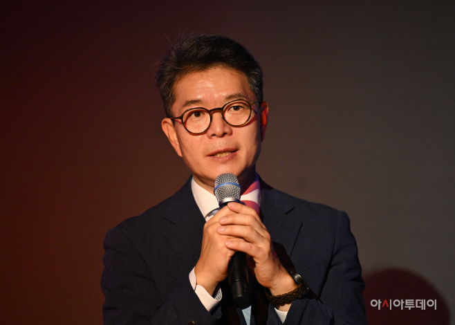 [포토] '2025 크리에이티브X성수' CT페어 인사말하는 정원오 성동구청장