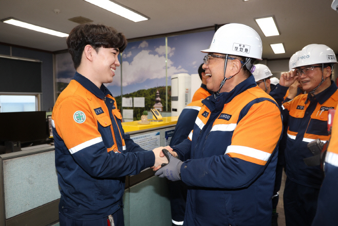 20260102_포스코 포항제철소 현장 격려사진_포스코그룹 장인화 회장님