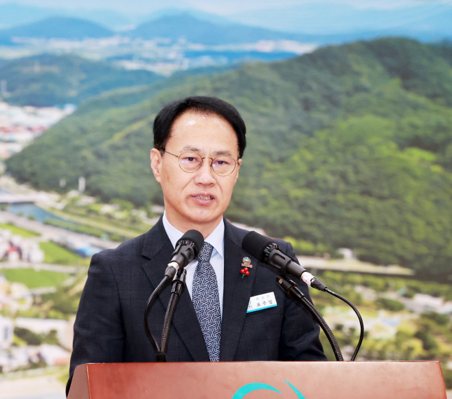 #2. 260102 보도사진1(제40대 표주업 부군수 취임)