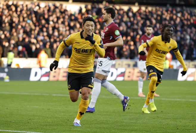 SOCCER-ENGLAND-WOL-WHU/