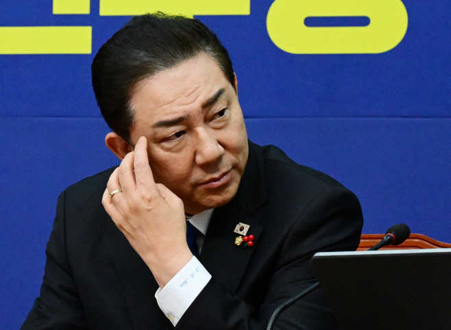 [포토] 생각에 잠긴 김병기 원내대표