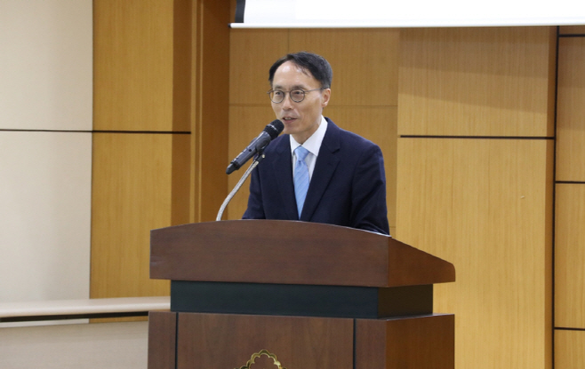 이승환 한강유역환경청장이 1월 5일 개최된 취임식에서 취임사를 하고 있다. /한강청