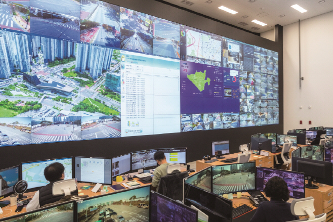 고양시 전역의 상황 정보가 실시간으로 펼쳐지는 고양 스마트시티센터 관제실/출처=고양소식