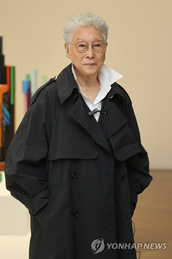 김윤신 작가 연합뉴스