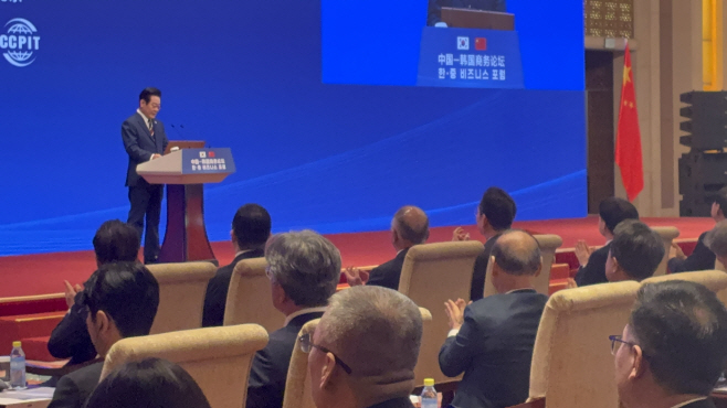 [패션그룹형지] 형지 최병오 회장, 시진핑 주석 주최 국빈만찬 참석...중국 대기업들과 교류