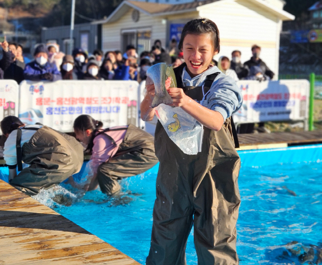 1.(제13회 2025년 꽁꽁축제 사진) (1)