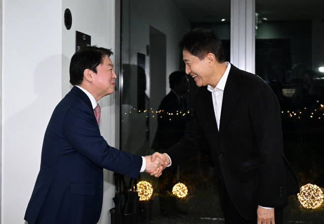 1.6.(화) 오후 오세훈 서울시장이 안철수 의원과 면담했다 (1)