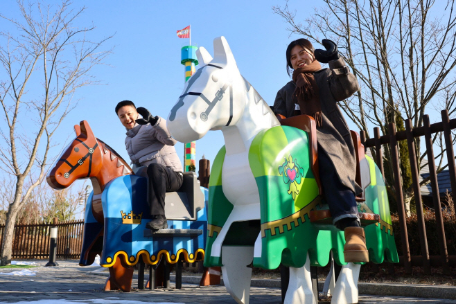 [사진] 레고랜드 붉은 말의 해 기념해 말띠 방문객 1+1 프로모션 시작