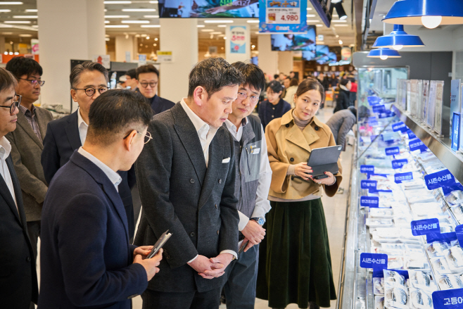 신세계그룹 정용진 회장, 현장경영 사진 2