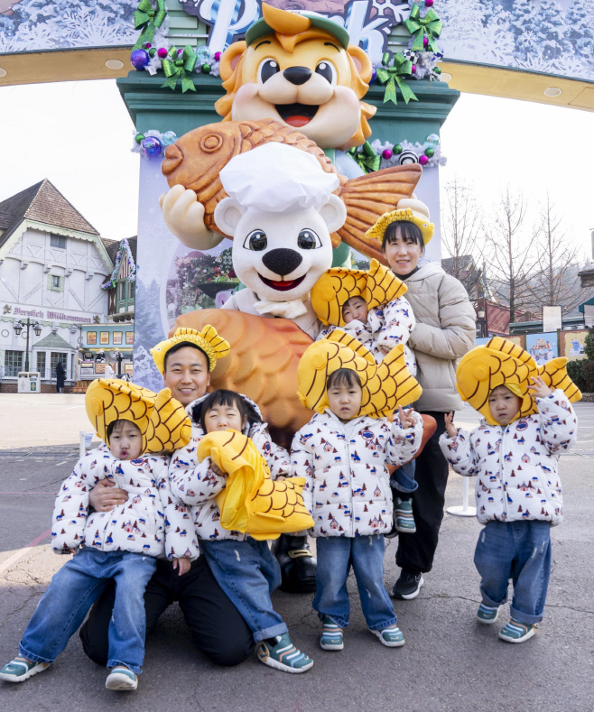 1. 에버랜드 붕어빵 러쉬 현장을 찾은 다섯 쌍둥이 가족 (1)