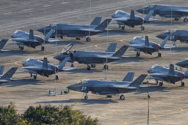 USA-CARIBBEAN/MILITARY BUILDUP <YONHAP NO-1356> (REUTERS)