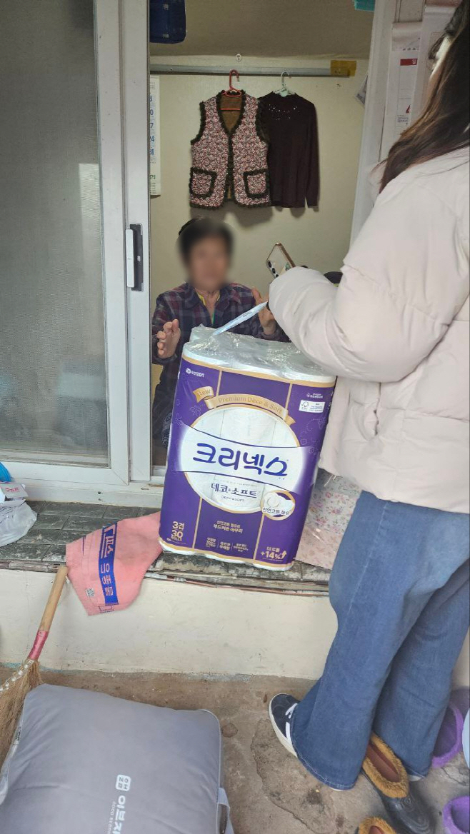 8일 (서부면, 독거노인에 ‘새 보금자리’ 입주 지원) (2)