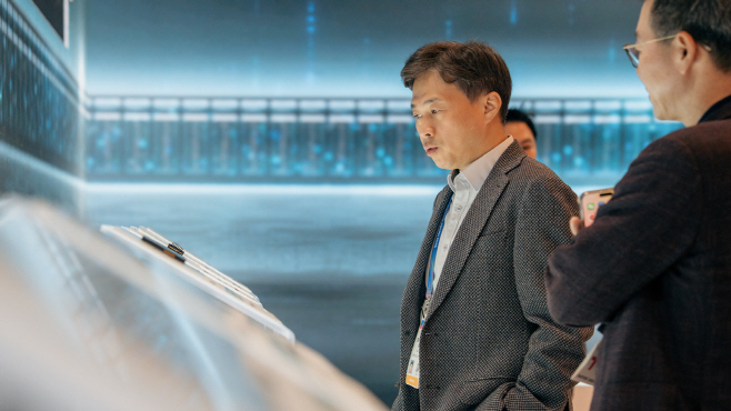 곽노정-SK하이닉스-대표이사-사장-CES-참관…‘AI-분야-글로벌-협력-강화_테크_이미지_인물_2026_02