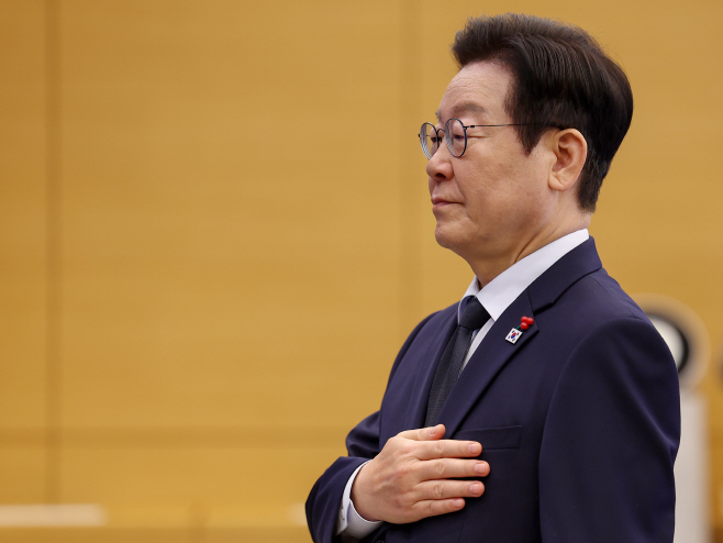 이재명 대통령, 청와대 복귀 후 첫 수석보좌관회의