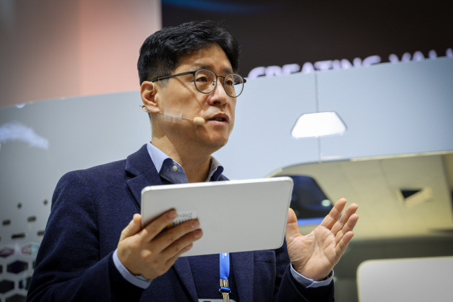 [보도사진-1-2] 현대위아, 미래 열관리시스템 3종 공개...열관리 전문사 도약