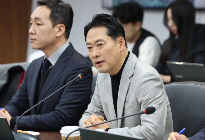 장동혁 대표, 용인 반도체클러스터 현장 간담회<YONHAP NO-2609>