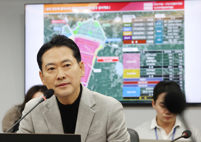 장동혁 대표, 용인 반도체클러스터 간담회 발언<YONHAP NO-2604>