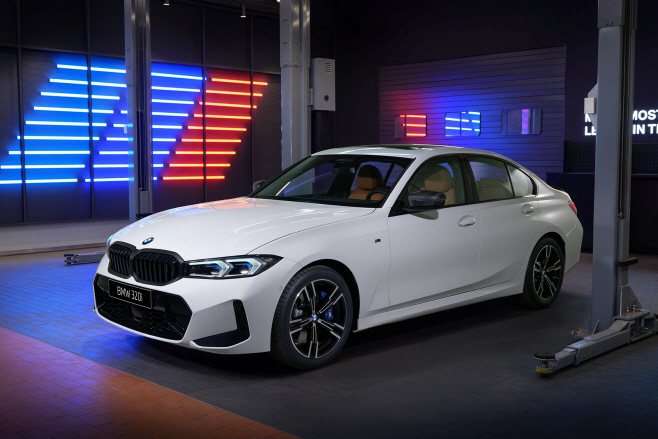 사진1-BMW 320i M 스포츠 M 퍼포먼스 파츠 에디션