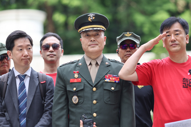 2심 첫 공판 출석 앞두고 기자회견 하는 박정훈 ...<YONHAP NO-2440>