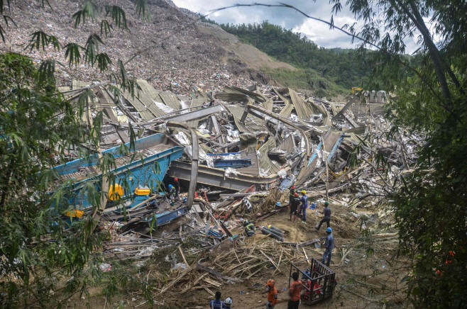 PHILIPPINES-LANDSLIDE-ACCIDENT <YONHAP NO-3704> (AFP)
