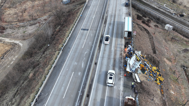 다수 사상자 나온 서산영덕고속도로 다중추돌사고 현장