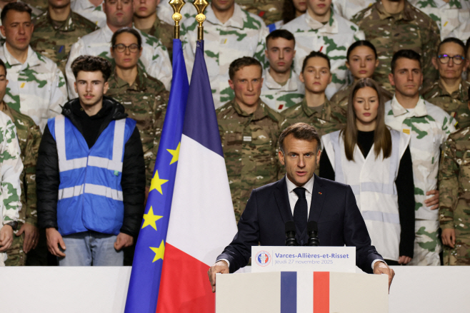 FRANCE-DEFENCE/ <YONHAP NO-6939> (via REUTERS)