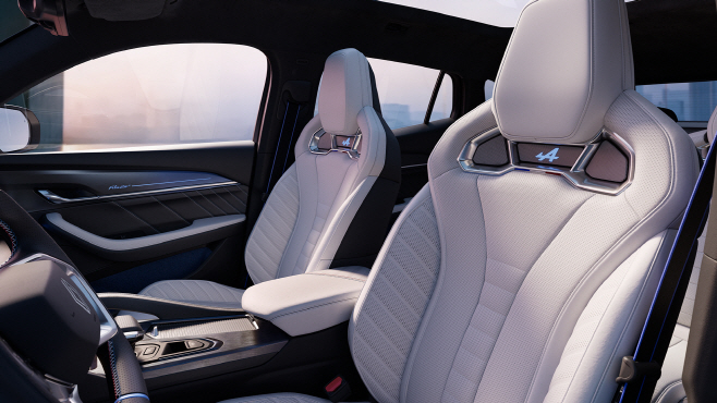 [사진자료] 르노 필랑트(Renault FILANTE)_퍼스트 클래스 라운지 시트