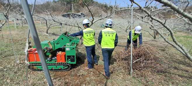 1_영덕군, 찾아가는 ‘영농 부산물 파쇄지원단’ 운영 개시