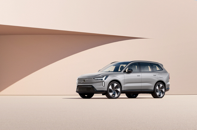 사진자료1_볼보자동차의 플래그십 전기 SUV, 볼보 EX90
