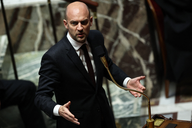 FRANCE-POLITICS-GOVERNMENT-PARLIAMENT <YONHAP NO-0252> (AFP)