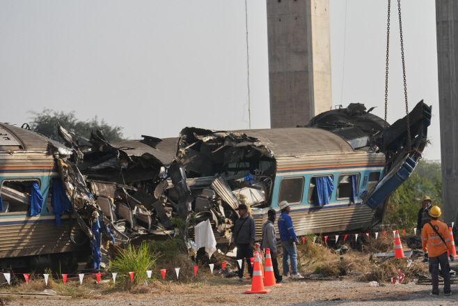 Thailand Train Accident <YONHAP NO-3678> (AP)
