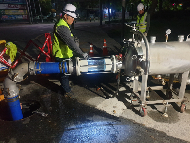 노후 상수도관세척 사진