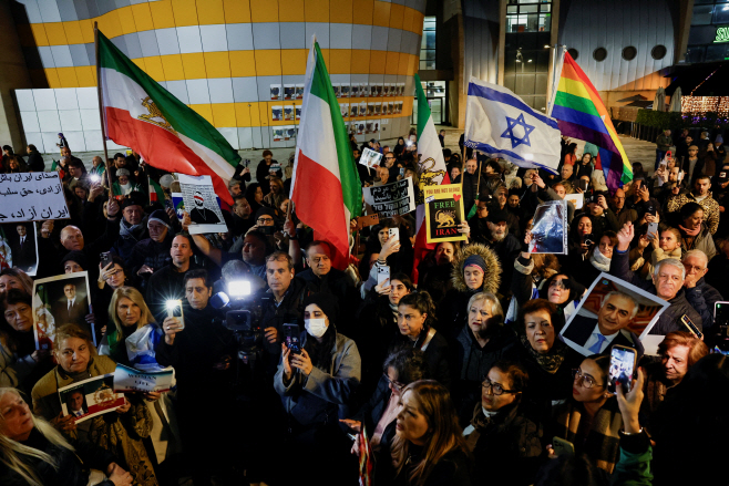IRAN-ISRAEL/RALLY <YONHAP NO-1156> (REUTERS)
