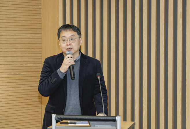 사진4_발표를 하고 있는 양진수 현대차그룹 HMG경영연구원 모빌리티산업연구실장