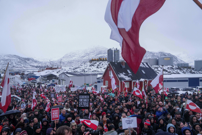 APTOPIX Greenland US Protest <YONHAP NO-2446> (AP)
