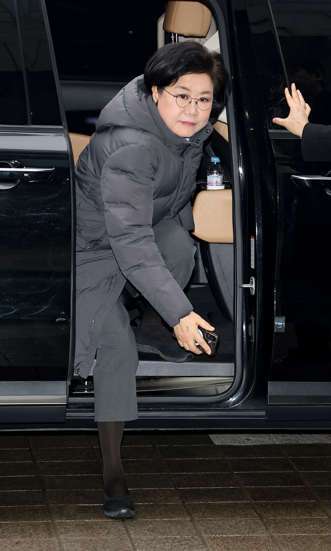 출근하는 이혜훈 후보자<YONHAP NO-2247>