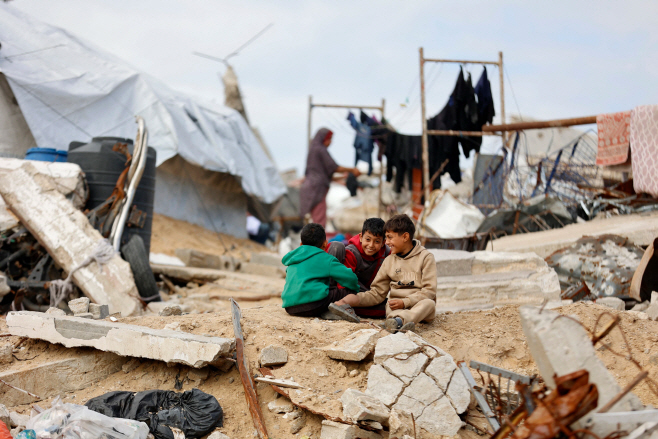 PALESTINIAN-ISRAEL-CONFLICT-DISPLACED