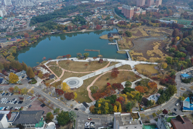 전주시,덕진공원 1단계 조성 완료..중장기 시작