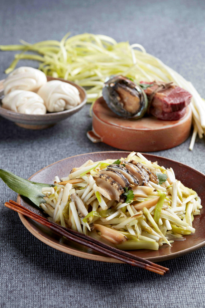 [사진04] 파라다이스 호텔 부산 ‘남풍’_황금부추 요리